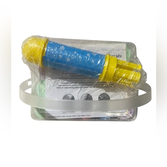 Baby Shark Chalk Bucket NEW - Picture 3 of 3